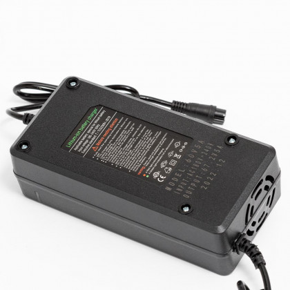 Зарядное устройство Li-ion 60V 5A, штекер GX12M, выходное напряжение 67.2V, фото № 2 - ukr-mobil.com